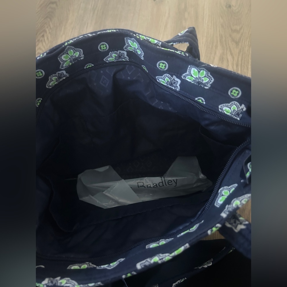 Vera Bradley NFL Seattle Seahawks Cotton Vera Tote Bag (Navy/Neon Green) NWT - Picture 6 of 6
